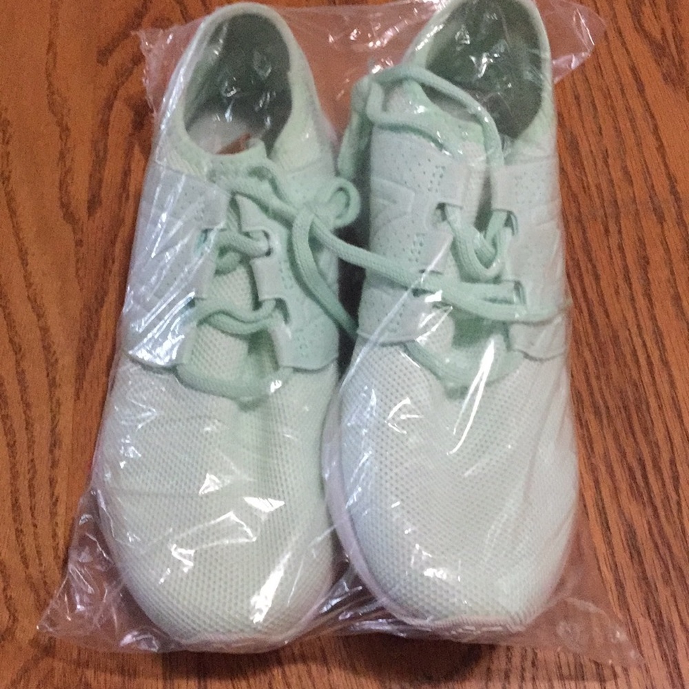 New balance real sneakers women's size 8